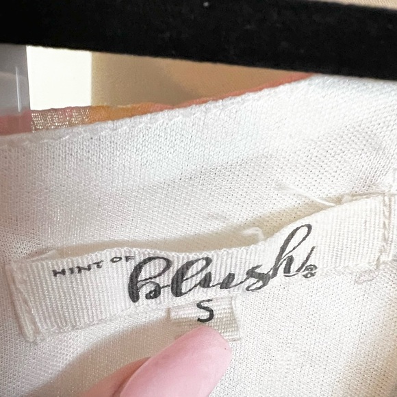 Hint of Blush Off-White with Pink and Orange Floral Print Romper Small - Picture 4 of 12